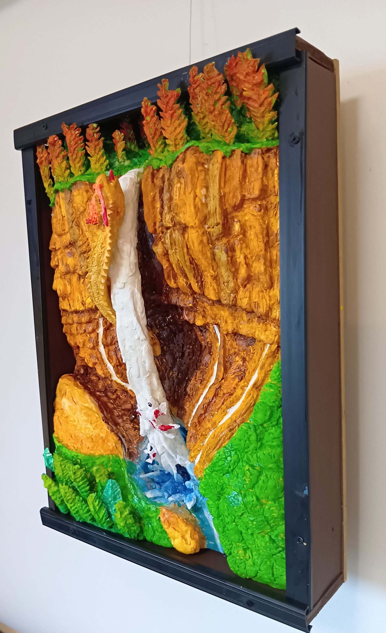 現代アートの「華厳の滝の登竜門」（3D painting） 立体絵画の「華厳の滝の登竜門 」（クレイ絵画） | 山川善作