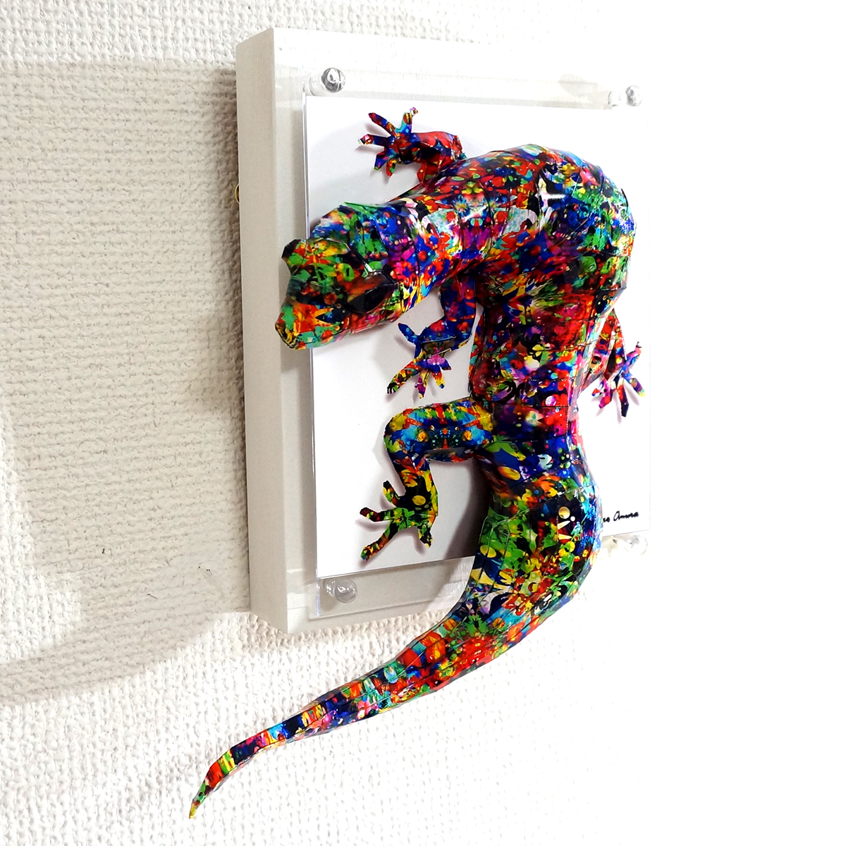 サイケなトカゲは後ろを振り返る | 大村洋二朗 ｜インテリア絵画