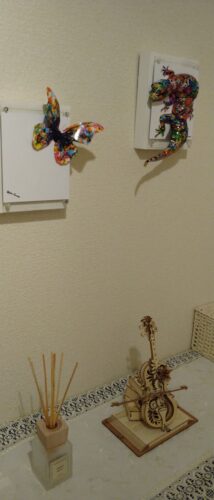 サイケなトカゲは後ろを振り返る photo review