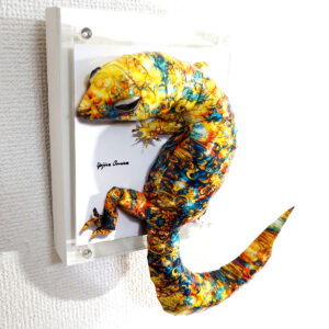 彫刻 レリーフ 立体アート のおすすめ作品・人気作家 動物 立体 contemporary コンテンポラリーアート トカゲ ポップアート 彫刻 シャイニーなトカゲはしっぽを振りかざす インテリア絵画 アート