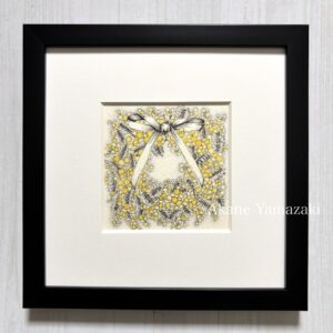 ペン画 ドローイングのおすすめ作品・人気作家 ペン画 ミモザ 一点物 原画 小作品 植物画 ミモザのリース (スタンドタイプのフレーム付き) インテリア絵画 アート
