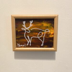 Uncategorized 油絵 黄色 シンプル ポスカ ミニマム 一本線 小作品 生き物 生物 茶色 鹿 闊歩する一本線の鹿 インテリア絵画 アート